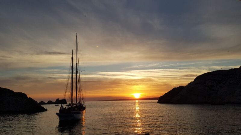 Marseille: Sunset Sailing Cruise with Dinner and Wine - Key Points