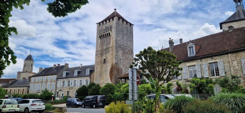 Martel: Guided Tour with a Tour Guide - Discovering Martel: A Guided Tour Through the South of France