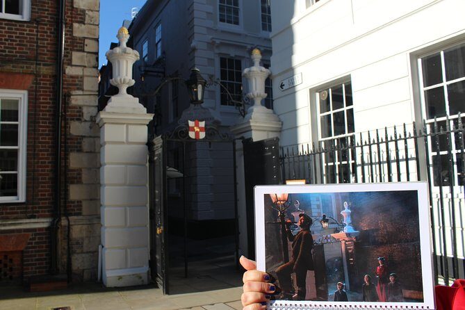 Mary Poppins Walking Tour of London - Exploring the Itinerary: What to Expect at Each Stop