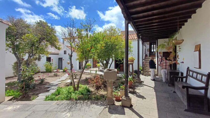 Maspalomas: Roque Nublo - hiking on volcanoes by Sky Rebels - Who Will Love This Tour?