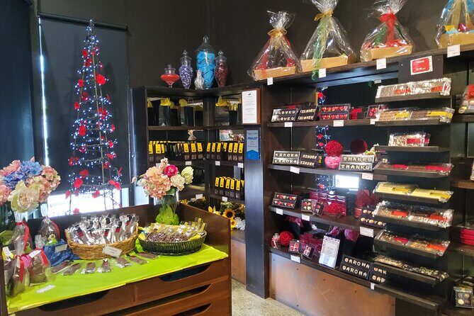 Matakana Art & Horse Riding Experience Private Tour From Auckland - Indulging in Local Flavors: Chocolate and Wine Tasting