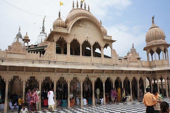Mathura Vrindavan and Composite Brij Tour with Taj Mahal - FAQ