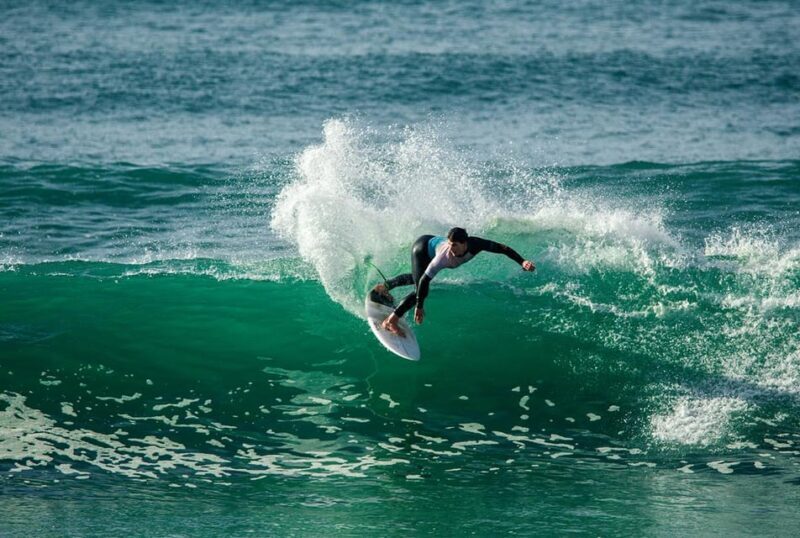 Matosinhos: Best surf Lesson with all equipment - Why Choose Surfitbox in Matosinhos?