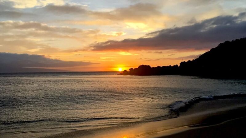 Maui: Ka'anapali Luxury Sunset Dinner Sail - Meeting and Boarding: Seamless Beachside Access
