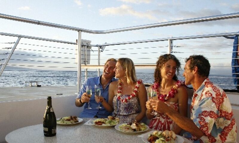 Maui: Ka'anapali Luxury Sunset Dinner Sail - Scenic Views and Wildlife Watching