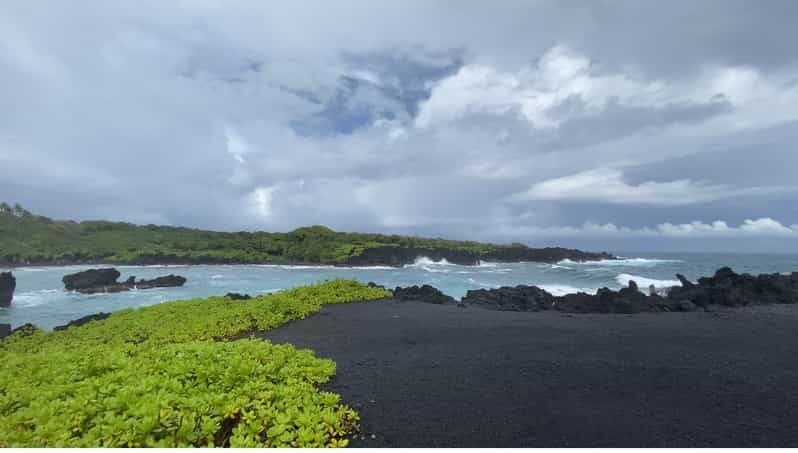 Maui: Van Day Trip to Hana with Local Guide and Lunch - Exploring the Maui Hana Van Day Trip in Detail