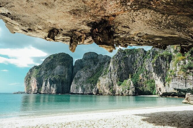 Maya Bay Phi Phi Island Snorkeling Day Tour with lunch - Phuket - Key Points