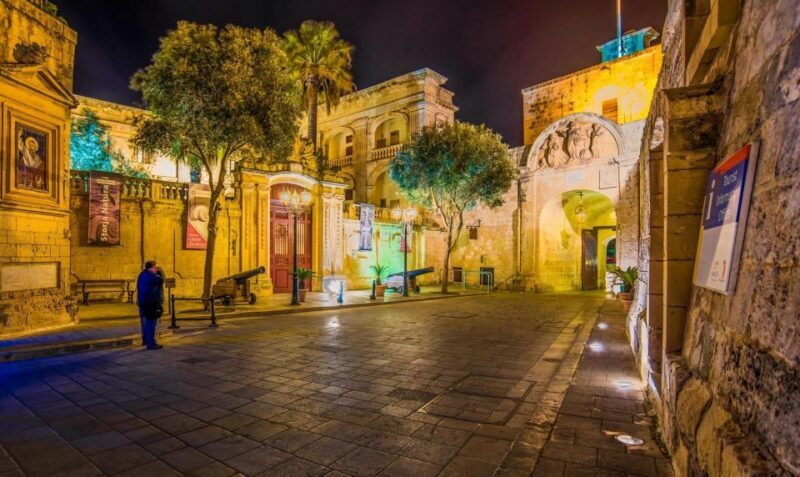 Mdina: Valletta Waterfront Area, Mdina, and Rabat Night Tour - Key Points