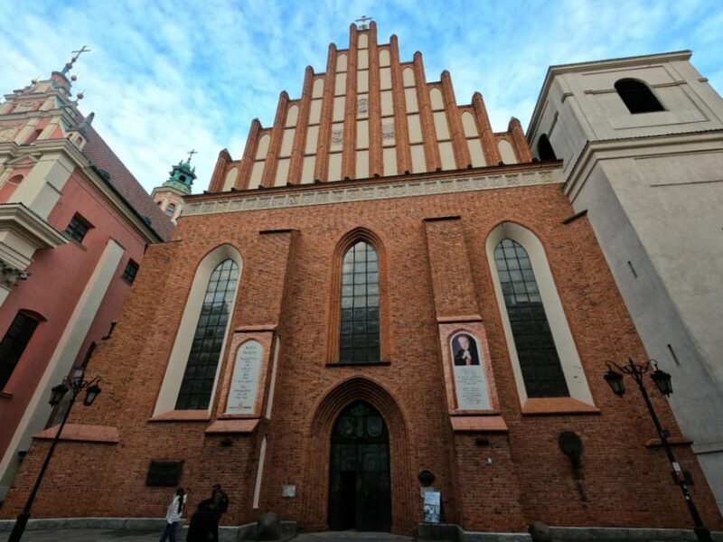 Medieval Warsaw Walking Tour with Smartphone App - The Interactive, Puzzle-Driven Approach