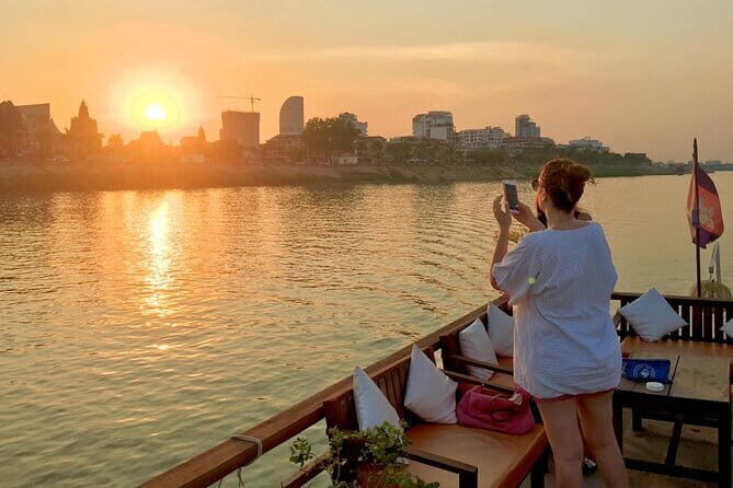 Mekong River in Phnom Penh sunset Cruise - Key Points