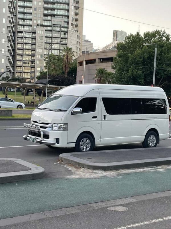 MEL: Private Yarra Valley Wine & Healesville Sanctuary Tours - Discover the Charm of the Yarra Valley on a Private Day Tour