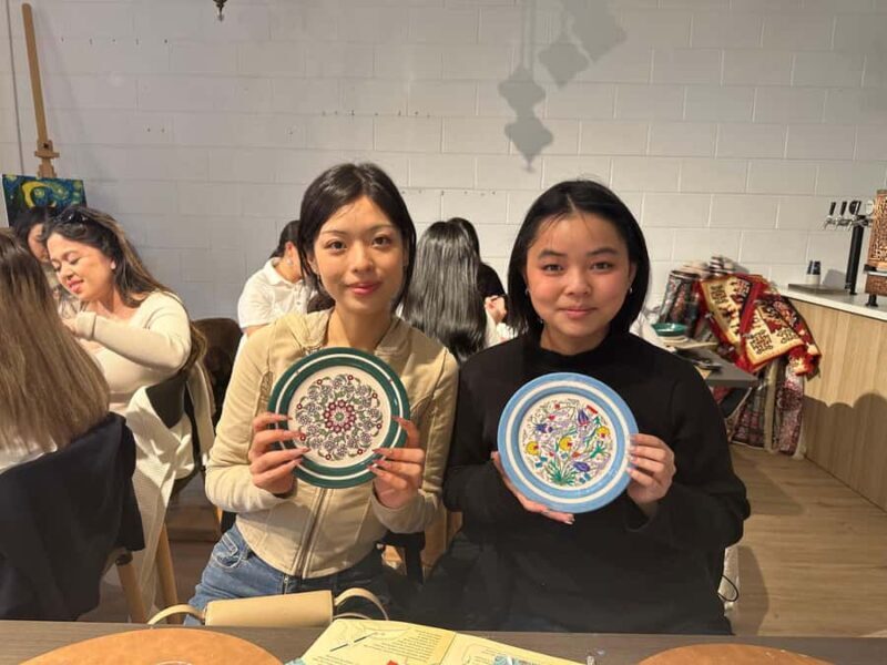 Melbourne: Ceramic Plates & Bowls Paint and Sip Classes - FAQ