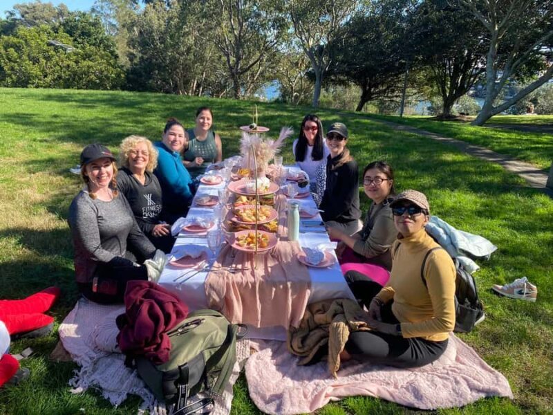 Melbourne - Luxurious pop up picnic at Fitzroy gardens - What the Experience Looks Like