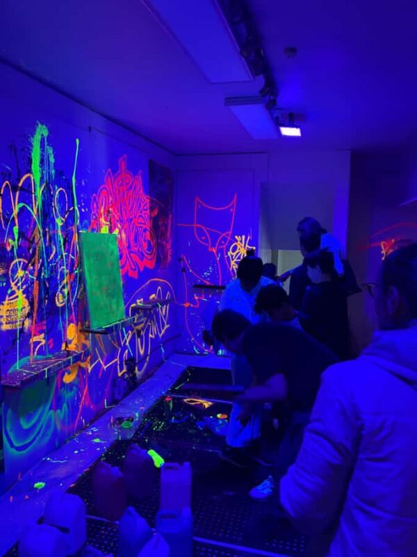 Melbourne: Messy & Creative Splash Paint Workshop - Key Points