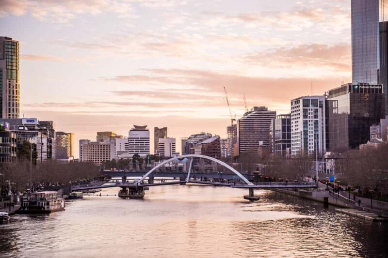 Melbourne: Spirit Of Melbourne Yarra River Lunch Cruise - A Scenic Lunch with a Touch of Class
