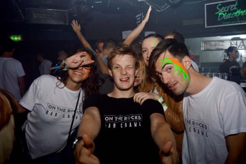 Melbourne: Weekly Bar Crawl: 5 Free shots, Club Entry - Is It Worth the Price?