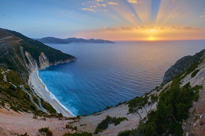 Melissani lake - Drogarati gave - Myrtos foto stop - Logistics and Booking