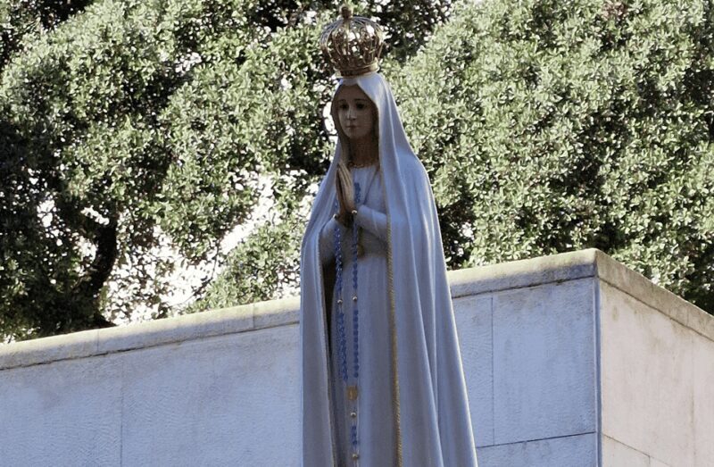 Memorable Private Full Day Tour in Fátima, Nazaré, Óbidos - Key Points