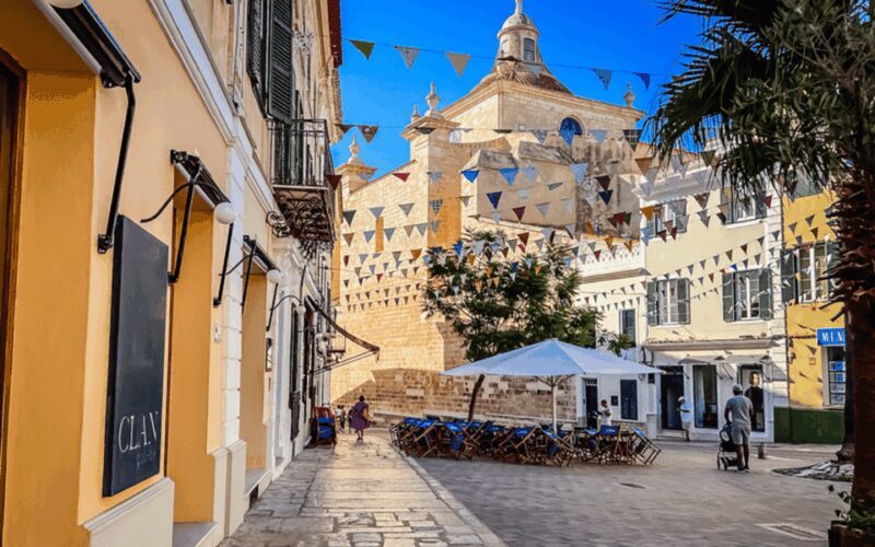 Menorca: Mahon Guided Walking Tour with History & Tastings - The Experience Breakdown: What You Can Expect