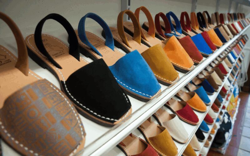 Menorca: Mahon Guided Walking Tour with History & Tastings - What Makes This Tour Stand Out?