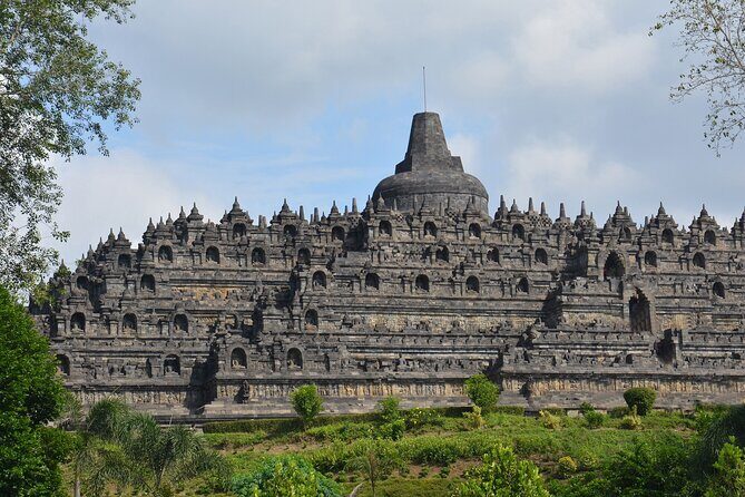 Merapi Sunrise, Borobudur Climb Up Access, and Prambanan Day Tour - The Value of the Tour: Is It Worth It?