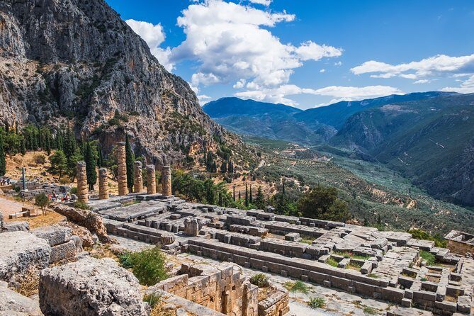 Mercedes Private Tour from Athens to Delphi and Arachova - An In-Depth Look at the Tour Experience