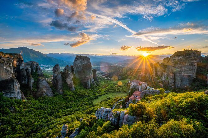 Mercedes Private Tour to Meteora - Thermopylae 300 SPARTANS - The Itinerary Breakdown: What to Expect from Each Stop