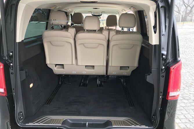 Mercedes V Class VIP minivan Kraków - Detailed Breakdown of the Service