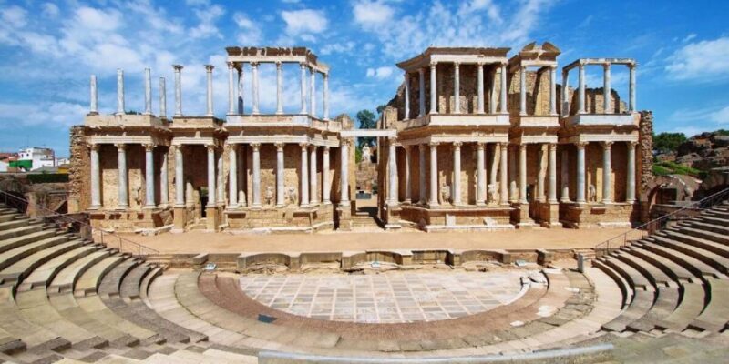 Merida: Roman Theater and Amphitheater Guided Tour - Detailed Breakdown of the Tour Experience