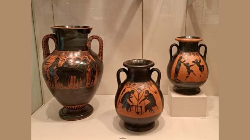 MET Guided Tour: 2-Hour Tour in Spanish - Key Points