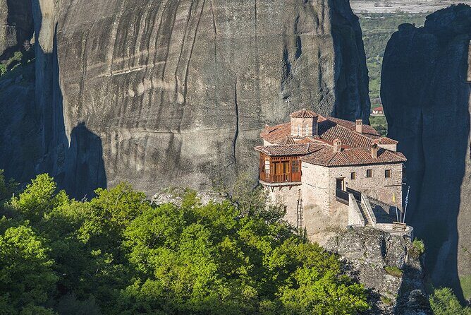 Meteora Full-Day Trip with Guide on Luxury Bus From Athens - Who is This Tour Best For?