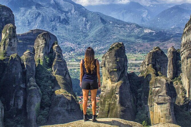 Meteora, monasteries, Theopetra cave 130000bc & 300 battlefield - Key Points