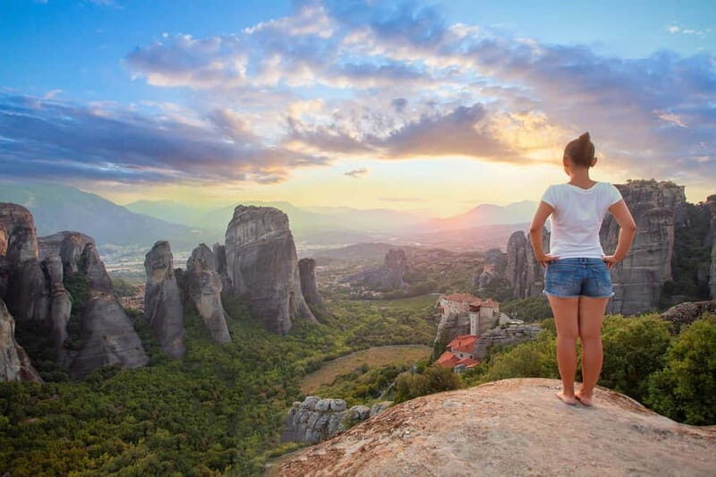 Meteora: Sunset Small Size Tour with Monasteries & Caves - Key Points