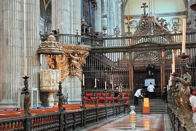 Metropolitan Cathedral Tour Heart of Mexico City - Inside the Cathedral: What to Expect