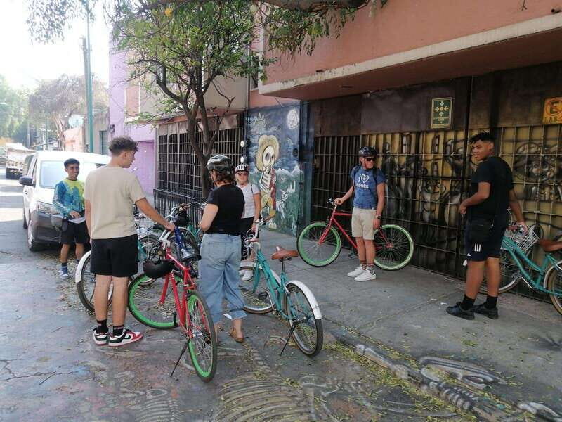 Mexico City: Art Naco, murals & street art bike tour - Who Will Love This Tour?