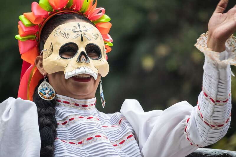 Mexico City: Day of the Dead Guided Tour - Visiting the Cemetery — A Heartfelt Experience