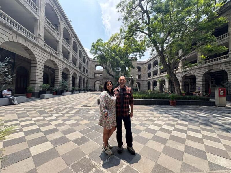 Mexico City: Diego Rivera's Murals Guided Walking Tour - The Guides Make the Difference