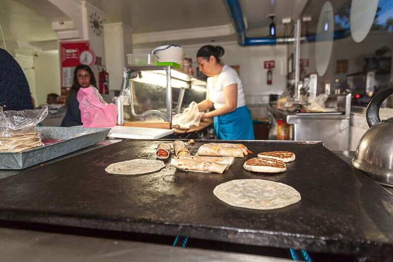 Mexico City: Tacos & Mezcal Night Food Tour - Itinerary Breakdown: What Makes Each Stop Special