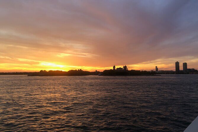 Miami: 75 Minute Sunset Boat tour and Sightseeing - FAQ