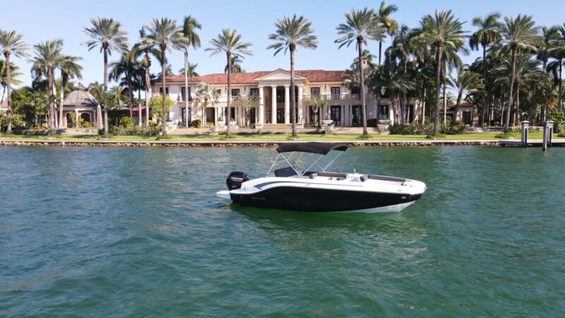 Miami Beach: Private Boat Tour with Captain and Champagne - The Experience in Detail