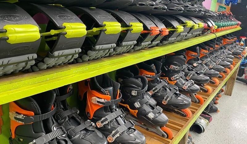 Miami Beach: Rollerblade Rental with Protection Gear - Key Points
