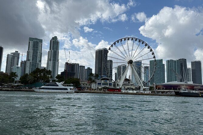 Miami: Bus transfer from Miami to Miami - The Difference Between a Transfer and a Tour