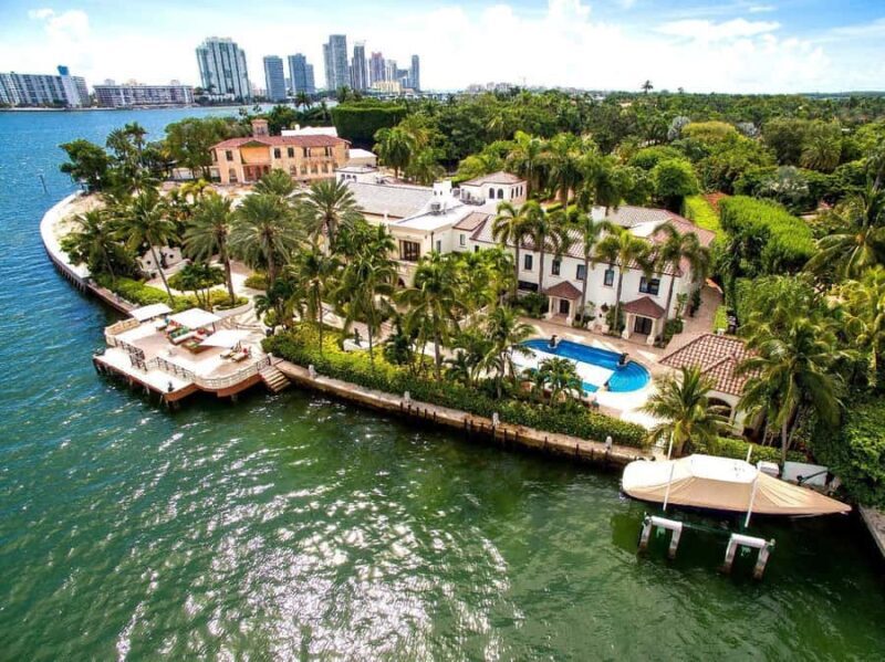 Miami: Celebrity Homes Boat Tour with Guide - Key Points