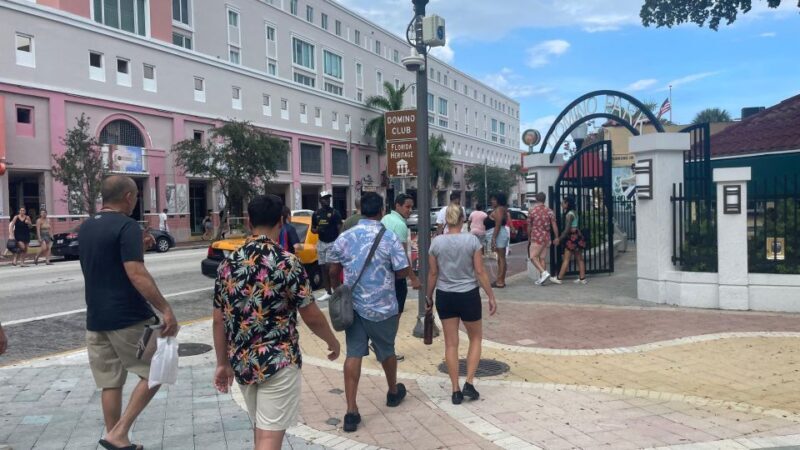 Miami: City Sightseeing and millionaire row boat tour - FAQ