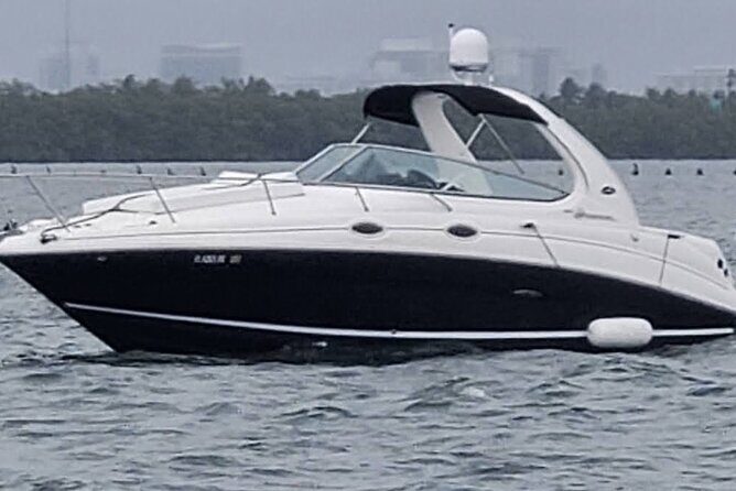 Miami Day or Night /Celebration - Miami Day or Night /Celebration: A Detailed Look at This Private Yacht Adventure