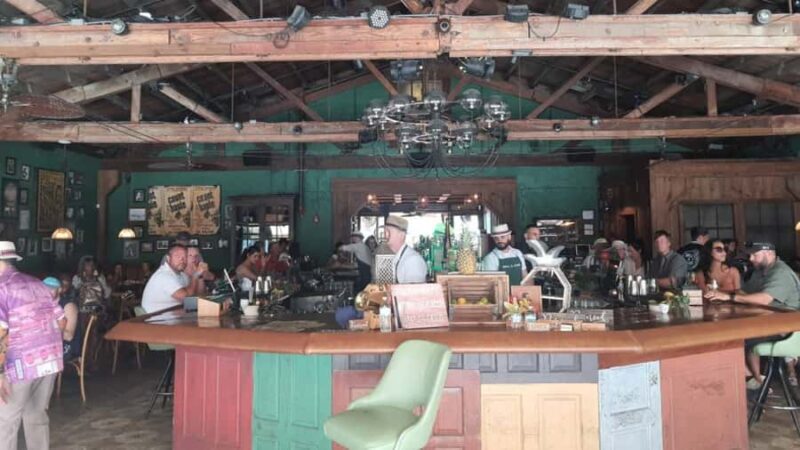 Miami: Food tour in French in a convertible Mustang or luxury SUV - Exploring Miami’s Neighborhoods from a New Perspective