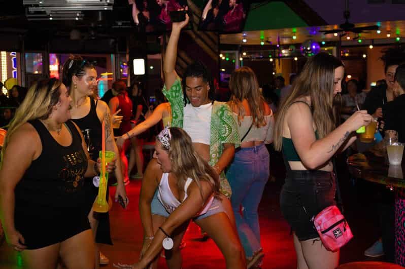 Miami: Guided Bar Crawl with Drinks Discounts and Club Entry - FAQs