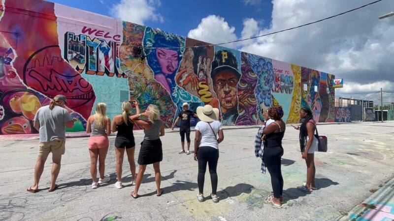 Miami: highlights Walking & Sightseeing tour - Key Points
