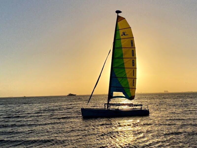 Miami: Intimate Sailing in Biscayne Bay w/ Food and Drinks - Key Points