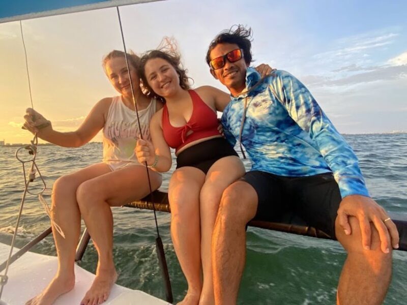 Miami: Intimate Sailing in Biscayne Bay w/ Food and Drinks - Food, Drinks, and Relaxation